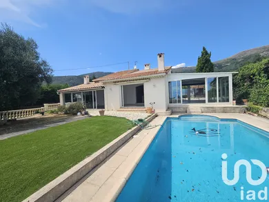 Maison traditionnelle à Tourrettes-sur-Loup (06140)