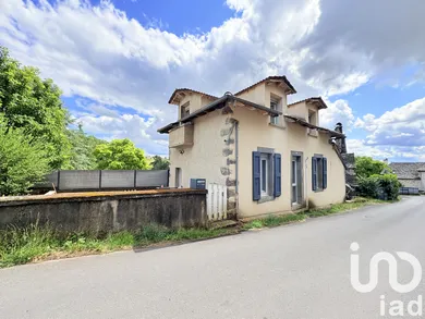 Village house at Crandelles (15250)