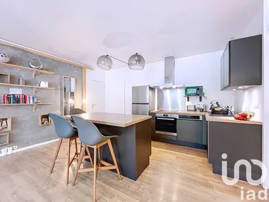 Apartment at Croix (59170)