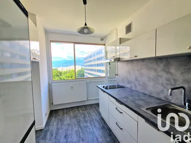 Apartment at Seyssinet-Pariset (38170)