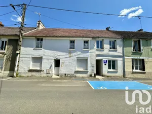 Building at Coincy (02210)