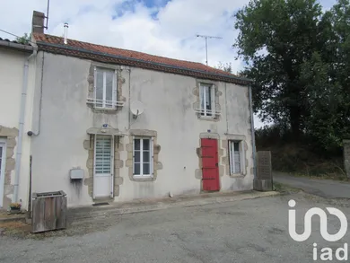 House at Cirières (79140)