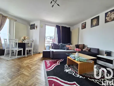 Apartment at Évry (91000)