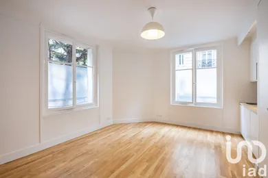 Apartment in Paris (75016)