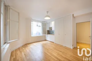Apartment at Paris (75016)
