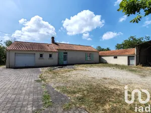 Longere at Le Perrier (85300)