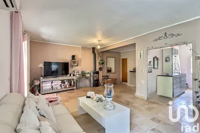 House in Milhaud (30540)