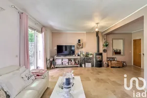 House at Milhaud (30540)