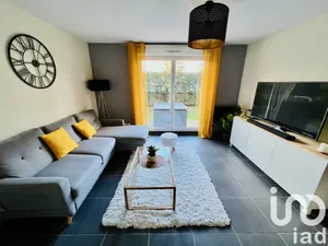 Apartment at Saint-Maximin (60740)