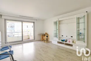 Apartment in Paris (75019)