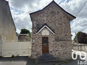 Traditional house at Burbure (62151)