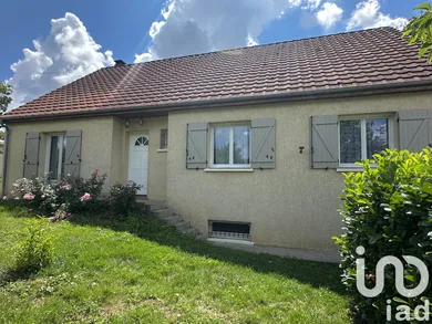 House at Courtenay (45320)