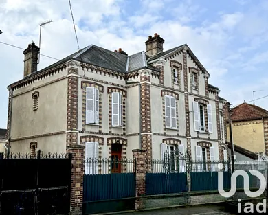 House at Sens (89100)