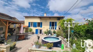 House at Neuville-de-Poitou (86170)