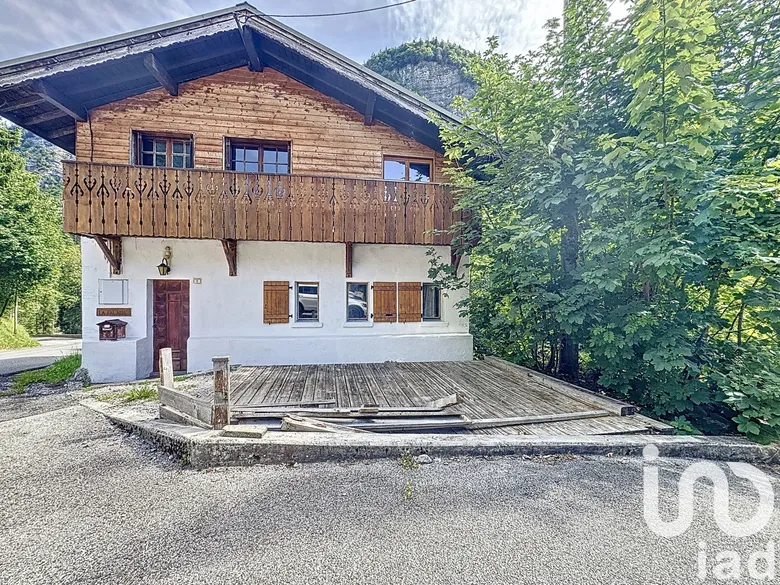 Maison 4 pièces 93 m² · à Taninges · 93 m² · 330 000 €