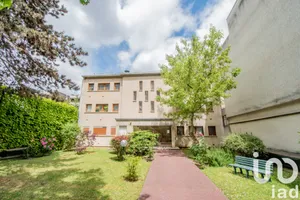 Apartment at Montrouge (92120)