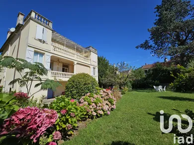 Townhouse at Saint-Céré (46400)