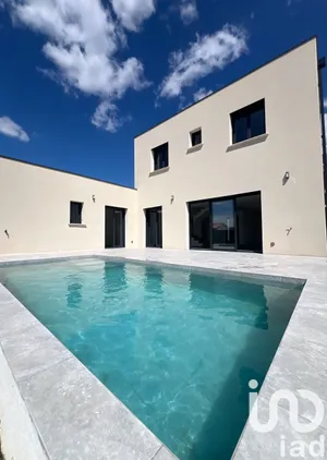 Architectural house at Montélimar (26200)