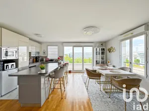 Apartment at Massy (91300)