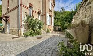 Mansion at Deux Rivières (89460)