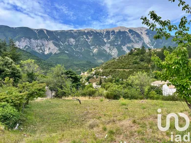 Building plot in BRANTES (84390)