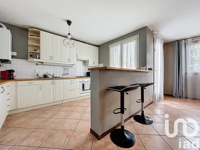 Appartement à Pontault-Combault (77340)