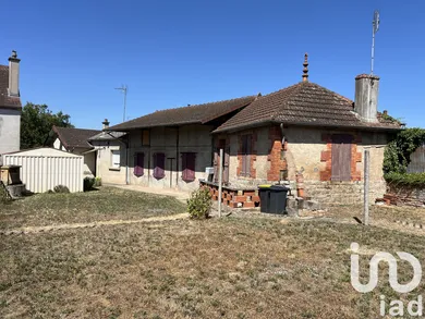 Village house at Saint-Yan (71600)