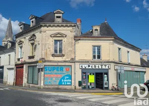 Building at Vernantes (49390)