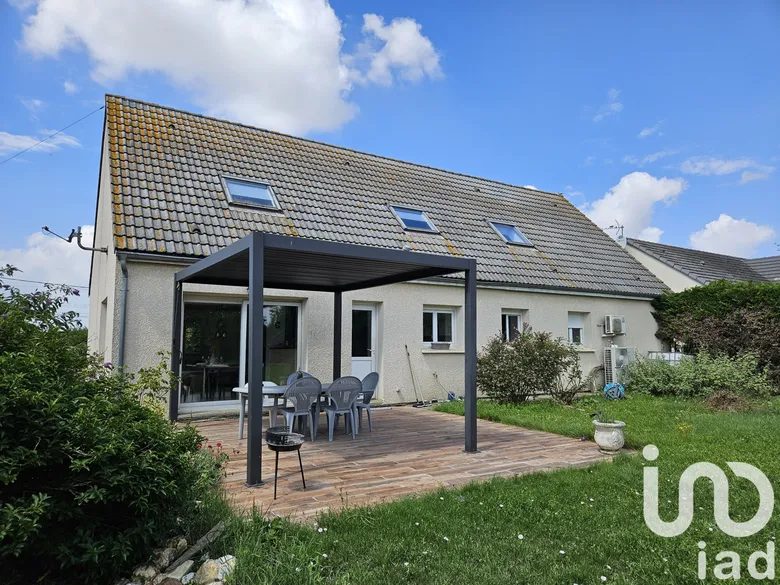 Maison 6 pièces 161 m² · à Marville-Moutiers-Brûlé · 161 m² · 225 000 €