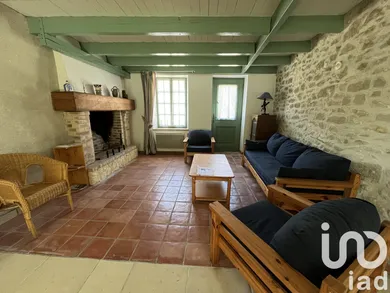 Village house in Terres-de-Haute-Charente (16270)
