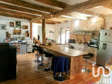 Barn at Corn (46100)