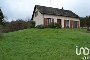 Traditional house at Isle (87170)