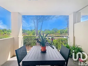 Apartment at La Crau (83260)