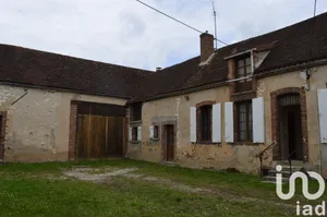 Village house at Bellechaume (89210)