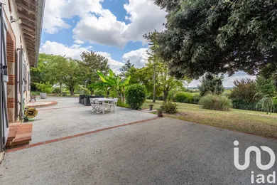 Mansion at Nizas (32130)