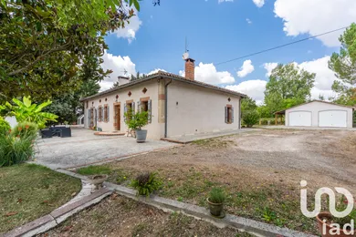 Mansion at Nizas (32130)