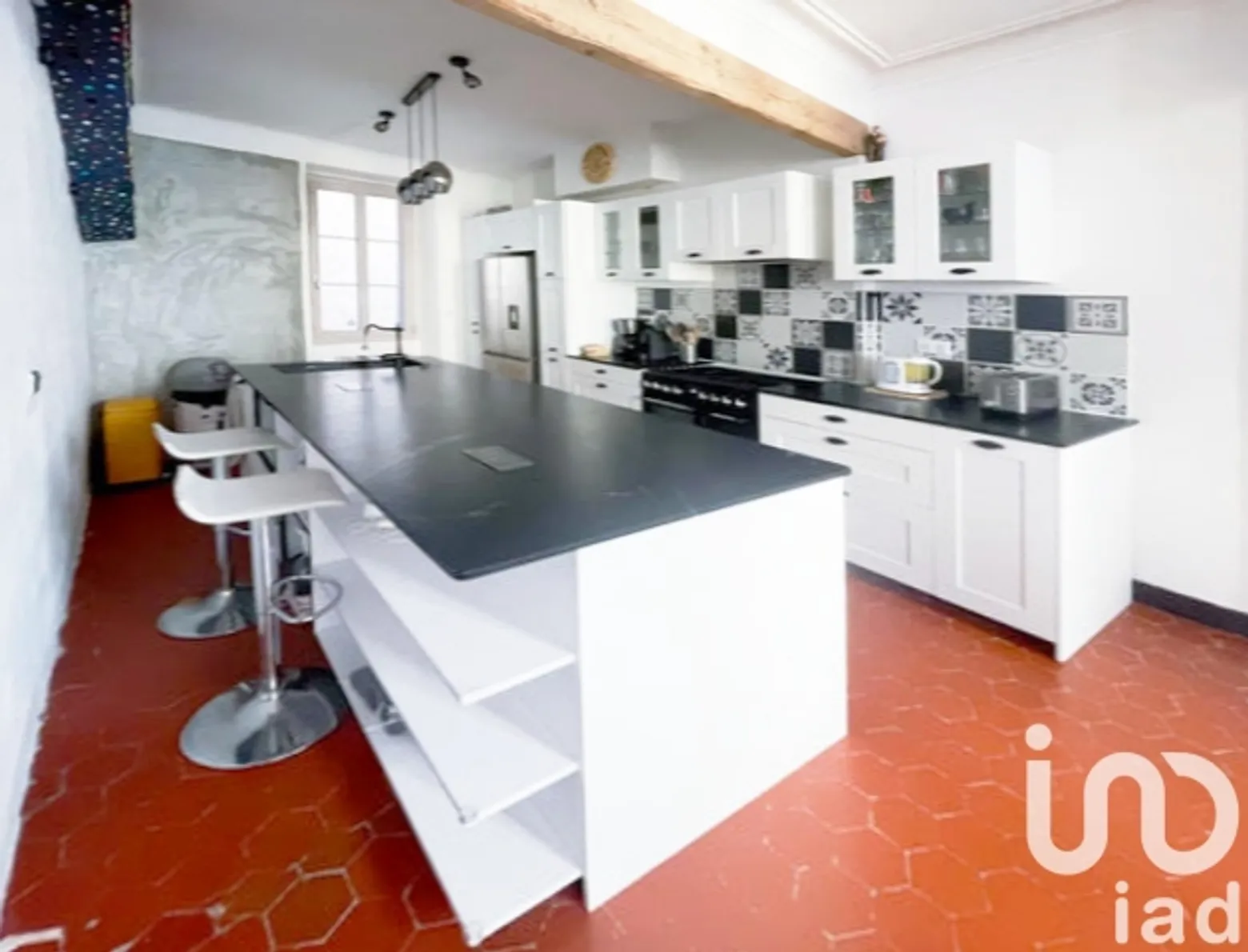 Vente maison à Signes (83870) : maison de ville 8 pièces 170 m² - 1817529 — 2