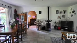 House at Salles (33770)