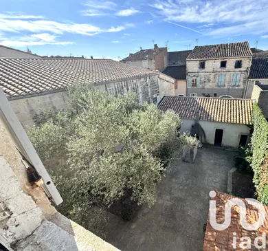 Townhouse in Saint-Gilles (30800)