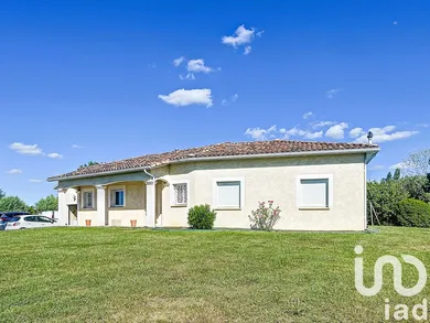 Traditional house at Cayrac (82440)
