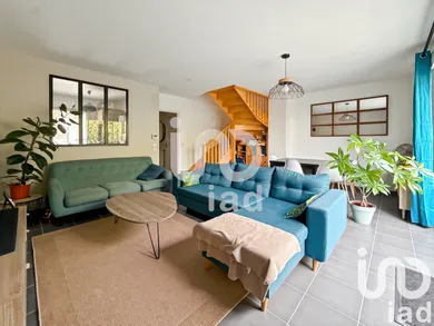 Maison traditionnelle à Évry-Grégy-sur-Yerre (77166)