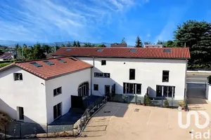 Building at Lentilly (69210)