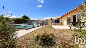 Village house at Saint-Loubès (33450)