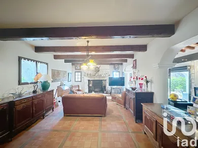 House at Jonquerettes (84450)