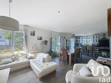 Traditional house at Penmarch (29760)