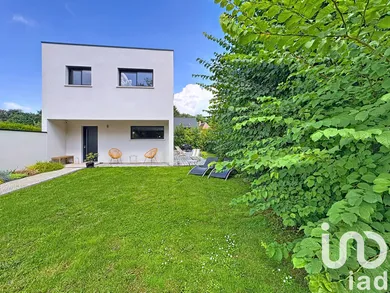 Architectural house at Bois-Guillaume (76230)