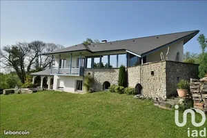 Architectural house at Coarraze (64800)