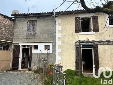 Maison à Sainte-Ouenne (79220)