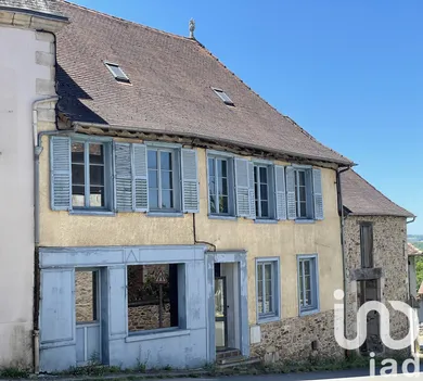 Building at Pierre-Buffière (87260)