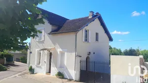 Village house at Saint-Aubin-sur-Yonne (89300)